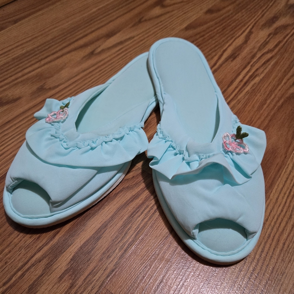 Vintage BRAY MATES Nylon Slipper, Baby Blue, Like New, Very Soft To The Touch.